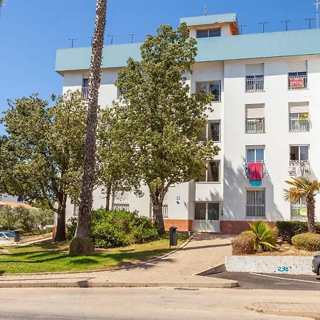 M - Darkin & Phomas Guesthouse
